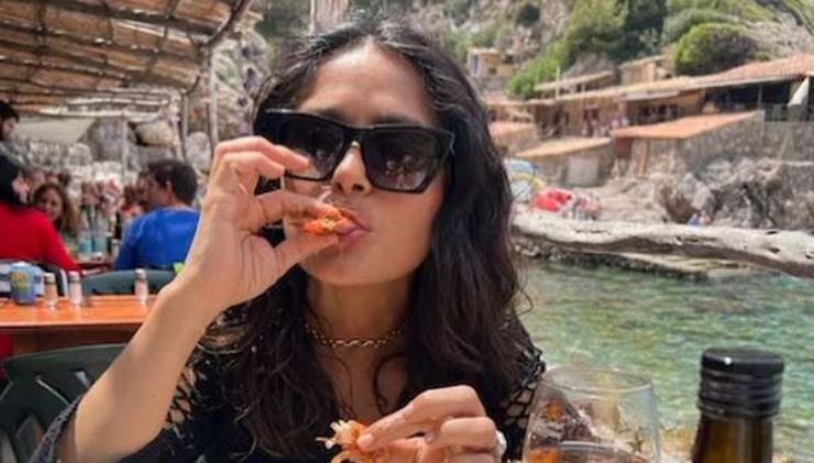 Salma Hayek canas gafas