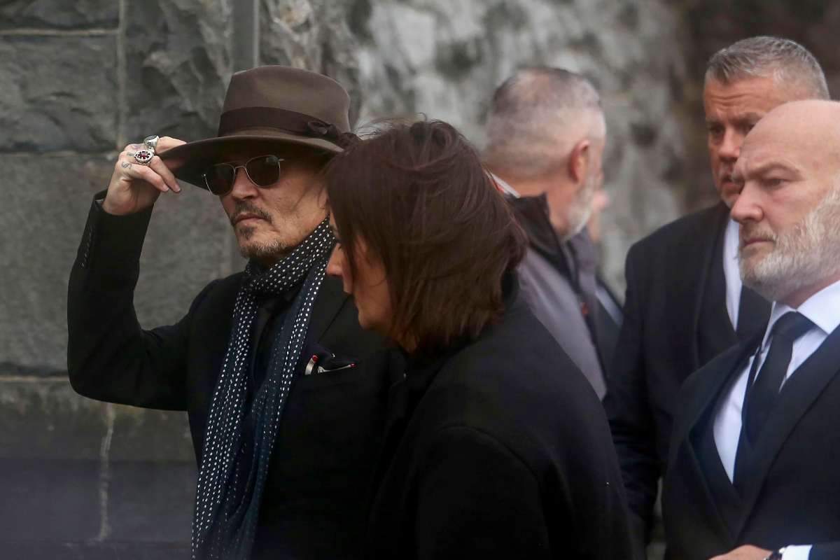 JohnnyDepp en el funeral de su amigo.