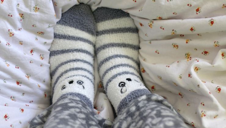 Beneficios de dormir con calcetines