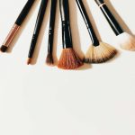 Brochas de maquillaje limpias