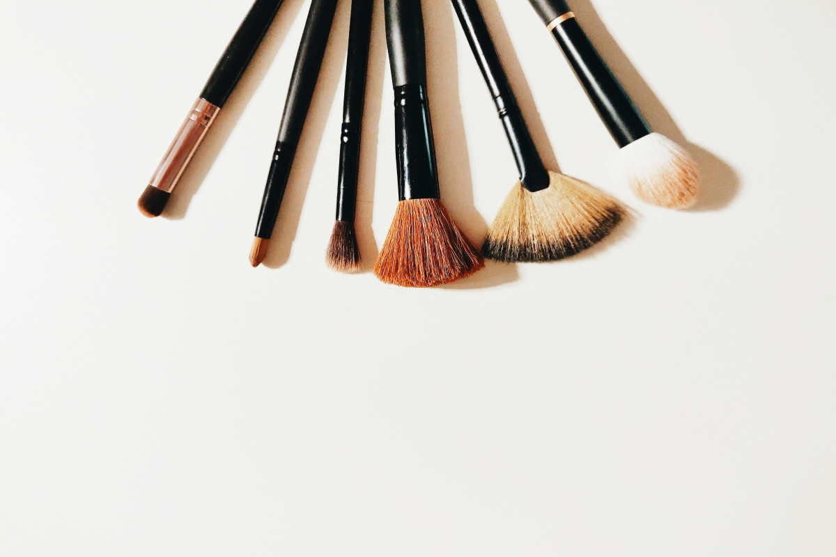 Brochas de maquillaje limpias