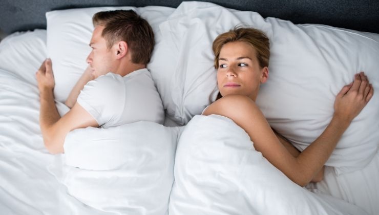 dormir pareja novios descanso sueño